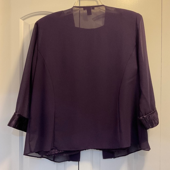 Le Bos women’s purple 3 piece skirt, blouse and light jacket 16W - Picture 2 of 9